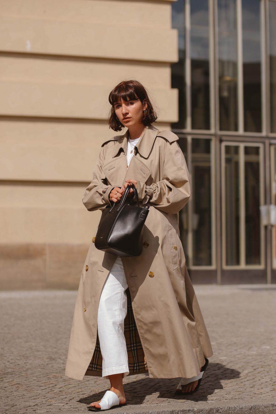 Hello, Burberry - The Trench is back | Basic Apparel